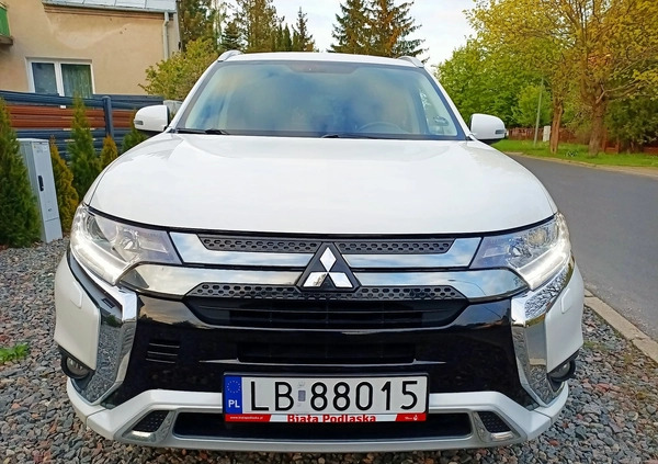 Mitsubishi Outlander cena 95000 przebieg: 67000, rok produkcji 2019 z Rydzyna małe 172